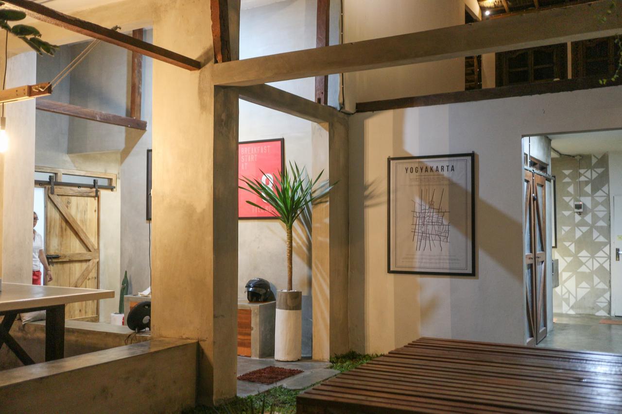 Trava House Villa Jogja ジョグジャカルタ エクステリア 写真